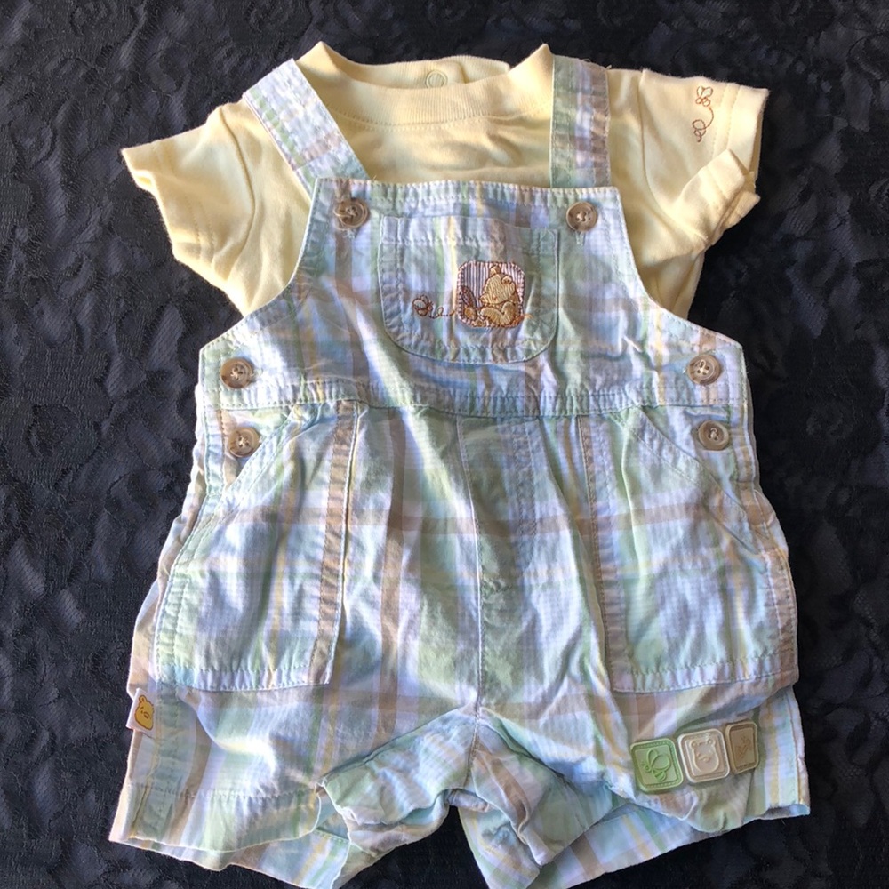 ☃️ Boys one piece short overalls